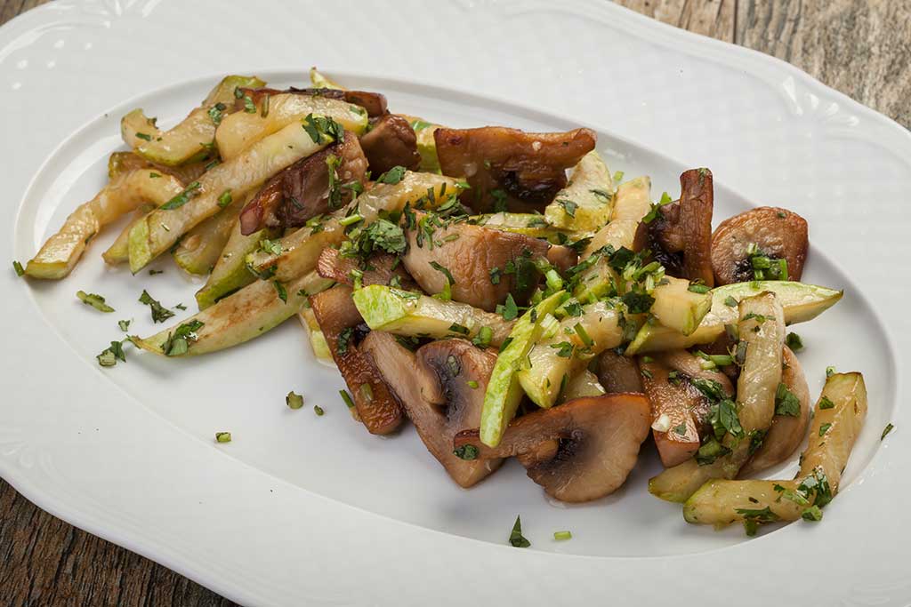Кабачки с шампиньонами